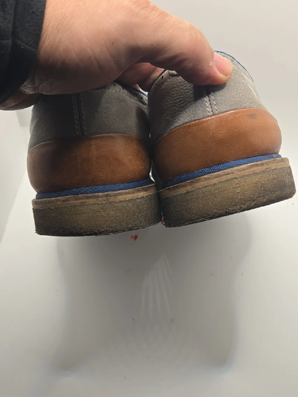 J&M EST. 1850 Men Grey Sheepskin Dress Saddle Shoes Sz 10 Memory Foam Crepe Sole